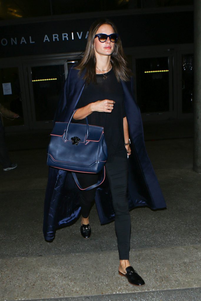 LOS ANGELES, CA - NOVEMBER 16: Alessandra Ambrosio is seen at LAX on November 16, 2016 in Los Angeles, California.  (Photo by starzfly/Bauer-Griffin/GC Images)