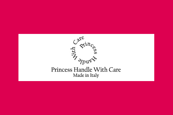 Gli Oggetti volanti identificati di Princess Handle With Care
