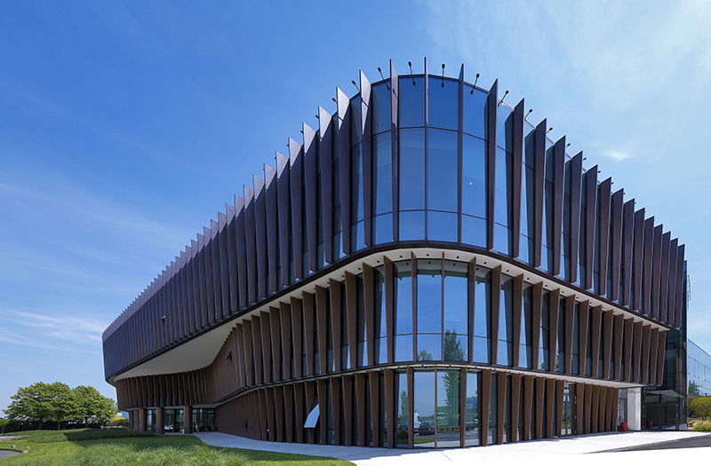 Un’elegante facciata prêt-à-porter per la nuova sede TWINSET