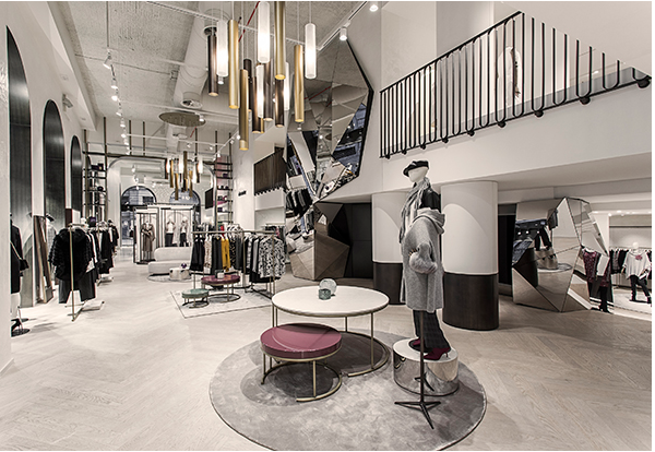 ELENA MIRÒ INAUGURA IL PRIMO FLAGSHIP STORE IN PIAZZA SCALA